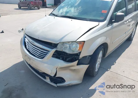 2014 Chrysler Town & Country Touring z USA, uszkodzony, nr VIN 2C4RC1BGXER125468